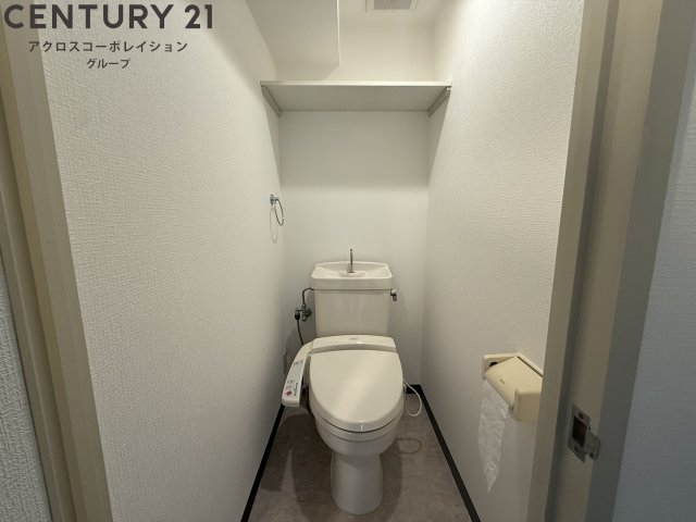 トイレ　温水洗浄便座付きのトイレです♪