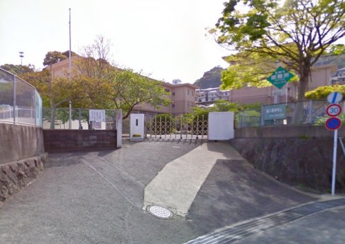 小学校　長崎市立滑石小学校（小学校）まで369m