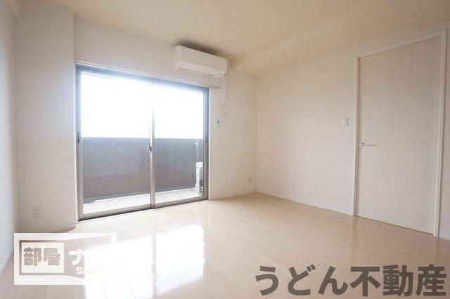 居室・リビング　うどん県のお部屋探しはうどん不動産へ うどんちゃんとLINE