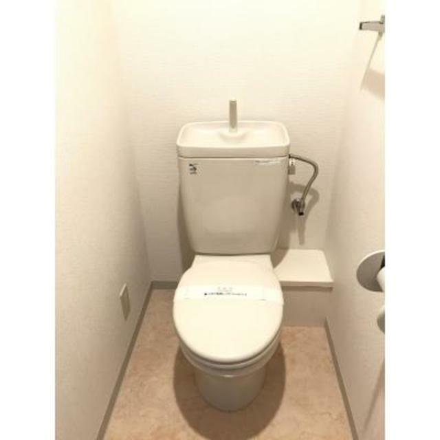 トイレ　※写真は同タイプ住戸です。