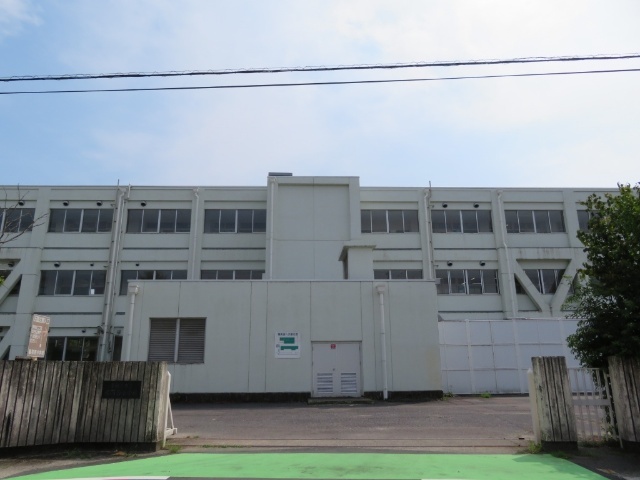 小学校　各務原市立稲羽西小学校（小学校）まで1971m