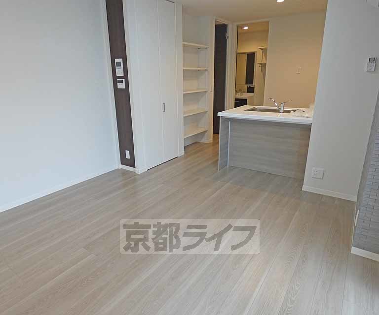 居室・リビング　広いリビングです。