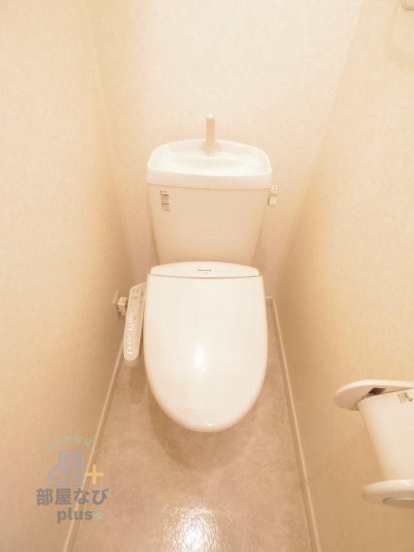 トイレ　※他号室写真です
