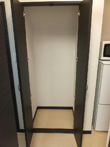 収納　廊下にある物入れです