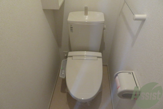 トイレ　嬉しいウォシュレット機能付きです。シャワートイレは便利ですね