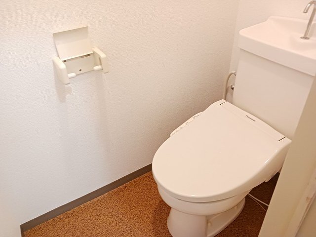 トイレ　落ち着いたトイレです