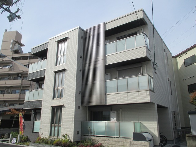 建物外観　建物の個性を主張するシックな外観です