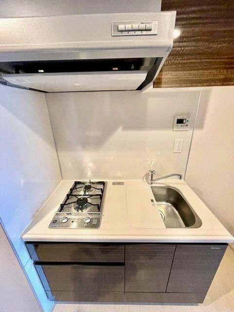 キッチン　■２口ガスコンロシステムキッチン■豊富な収納キャビネット