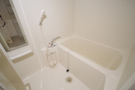 バス・シャワールーム　※別部屋の写真です