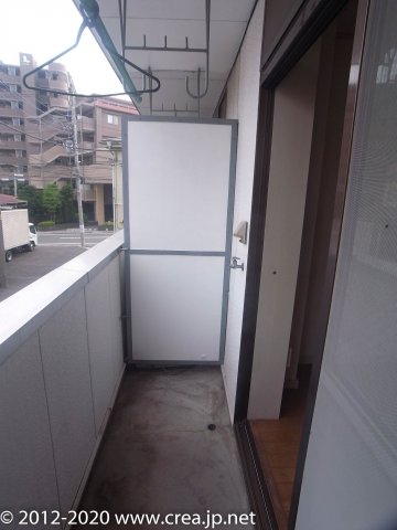 バルコニー　簡単な家庭菜園も楽しめるお庭です