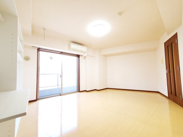 その他部屋・スペース　１０帖のゆったりとした洋室