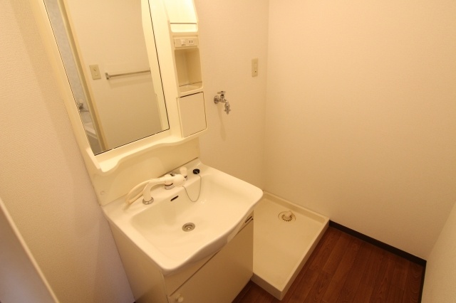 洗面設備　他のお部屋の参考写真となります。