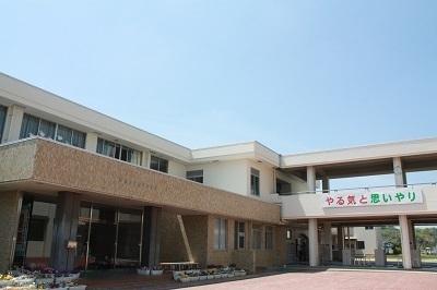 小学校　総社市立山手小学校（小学校）まで867m