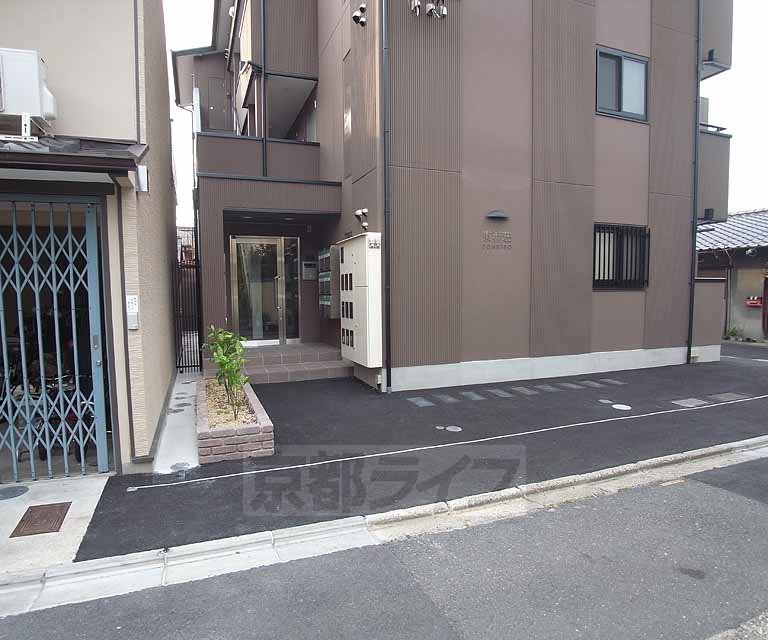 駐車場　・お問い合わせは京都ライフまで・