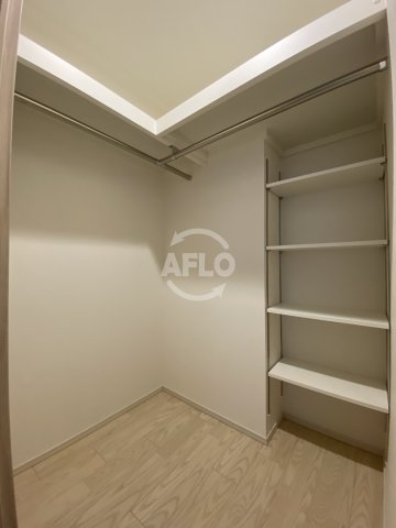 収納　大阪ベイレジデンス　ウォークインクローゼット