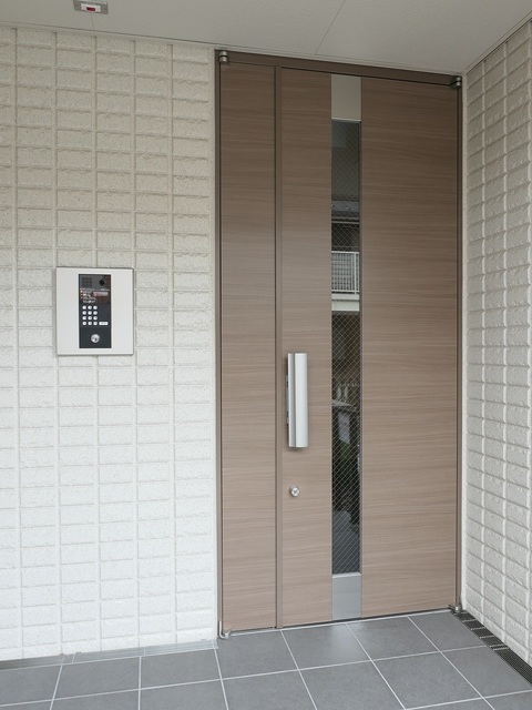 エントランス　オートロック完備