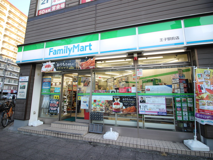 コンビニ　ファミリーマート（コンビニ）まで291m