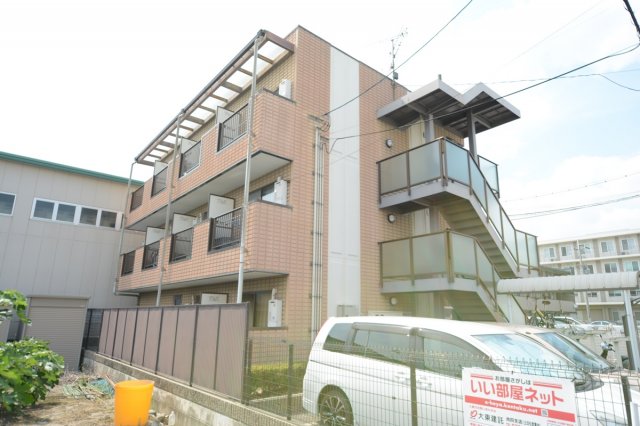 建物外観　TVモニター付きインターホンで安心☆
