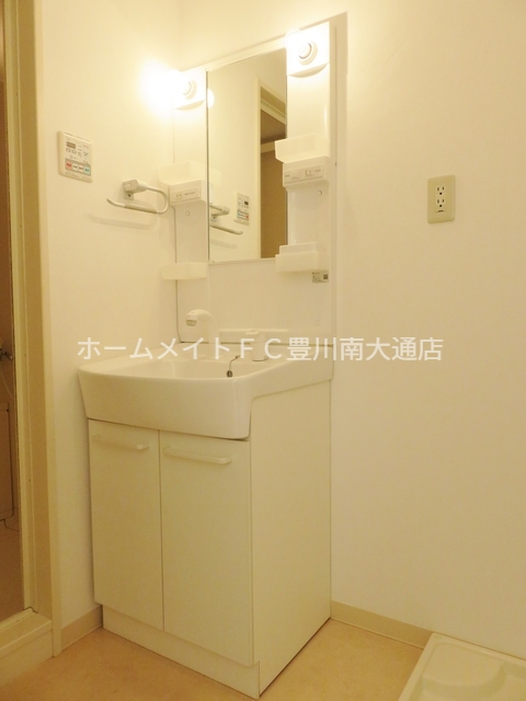 洗面設備　同型別部屋写真
