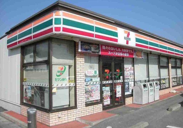 コンビニ　セブンイレブン（コンビニ）まで1200m
