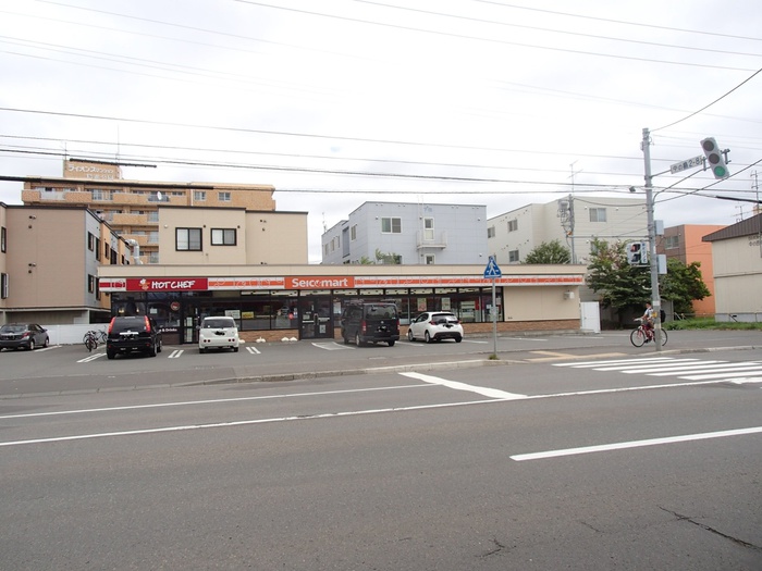 コンビニ　セイコーマート中の島南店（コンビニ）まで650m