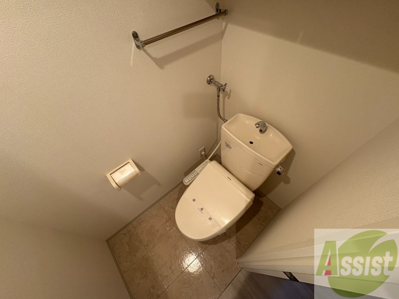 トイレ　こちらはトイレです。清潔感があり、安心して使用できます。