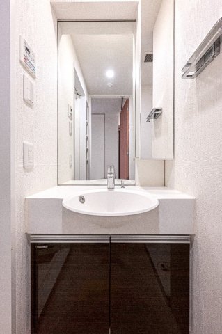 洗面設備　※別部屋の参考写真です。