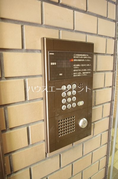 セキュリティ　オートロック付きで安心ですね。