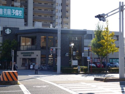 飲食店　スターバックスコーヒー 御器所駅前店（飲食店）まで582m