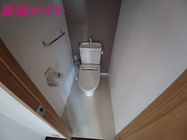 トイレ　同型参考写真