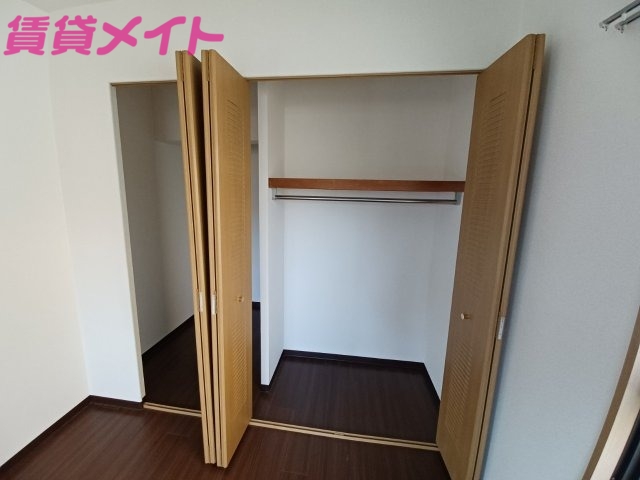 収納　同型参考写真