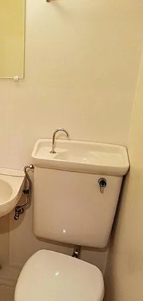 トイレ　※別号室の写真です。現況を優先します。