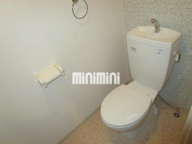 トイレ　清潔感のあるトイレです、電源口あります。