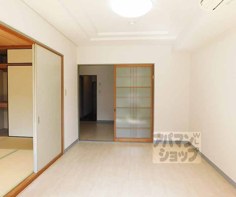 居室・リビング　明るいお部屋です