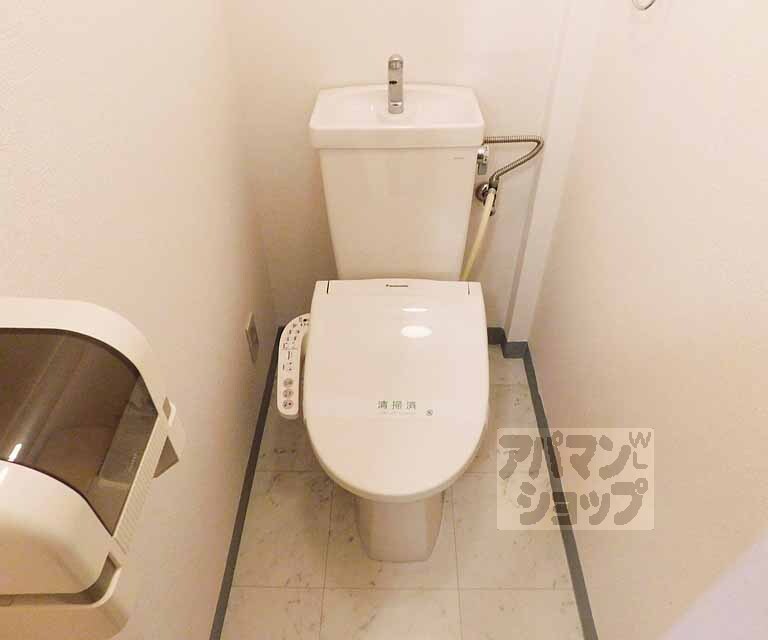 トイレ　ウォシュレット付き