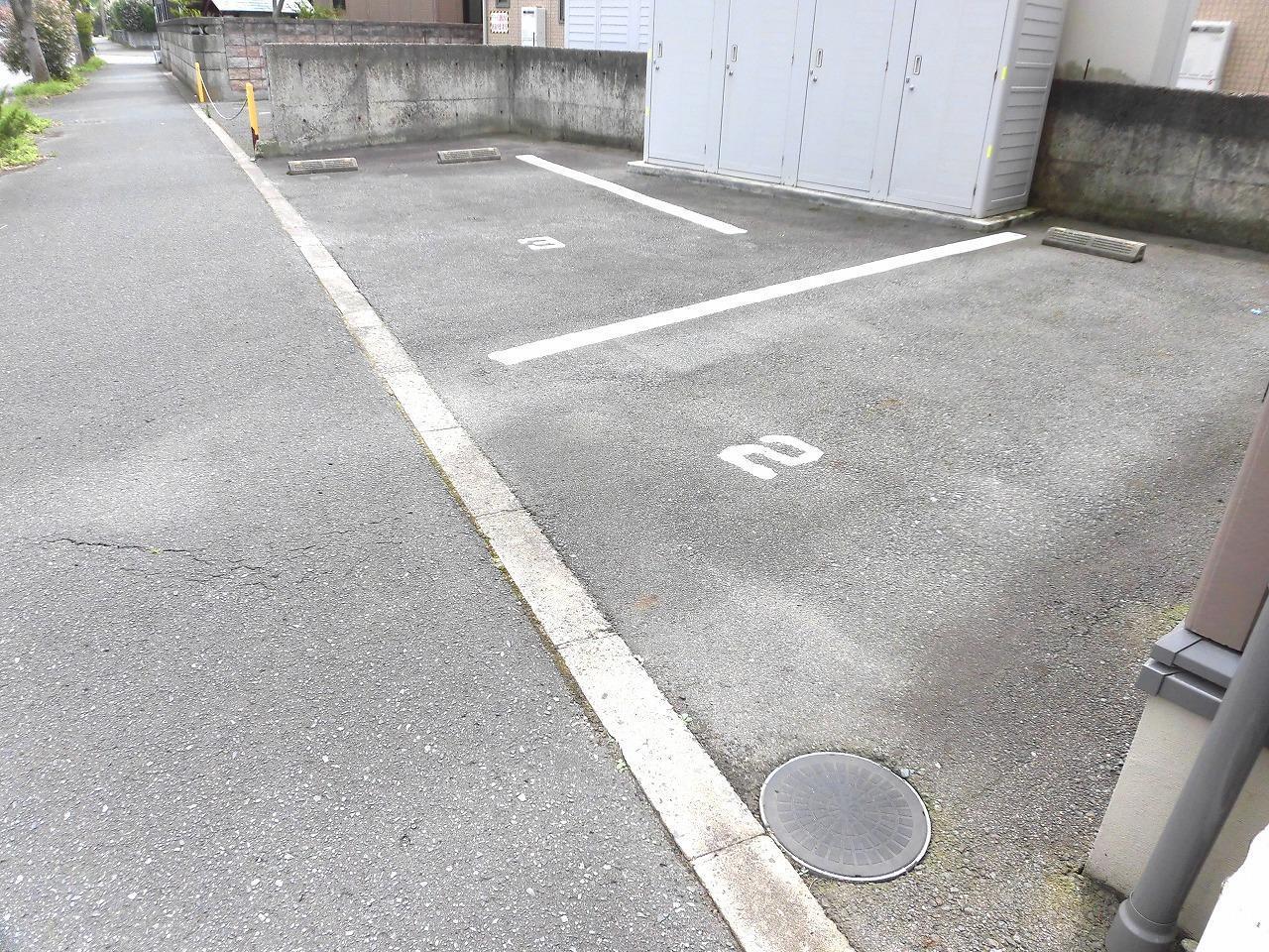 駐車場　駐車場
