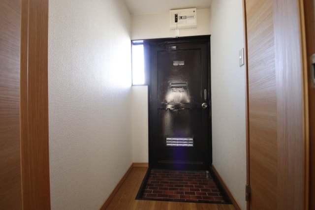 玄関　※別室の参考写真の為、現況優先です。