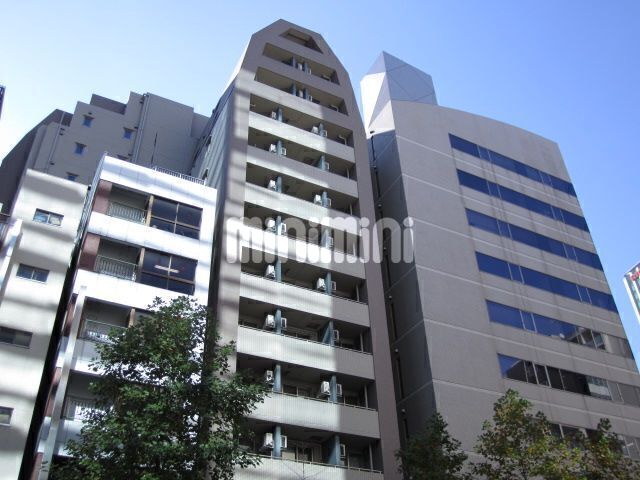 建物外観　オートロックつき