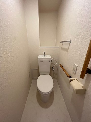 トイレ　落ち着いたトイレです
