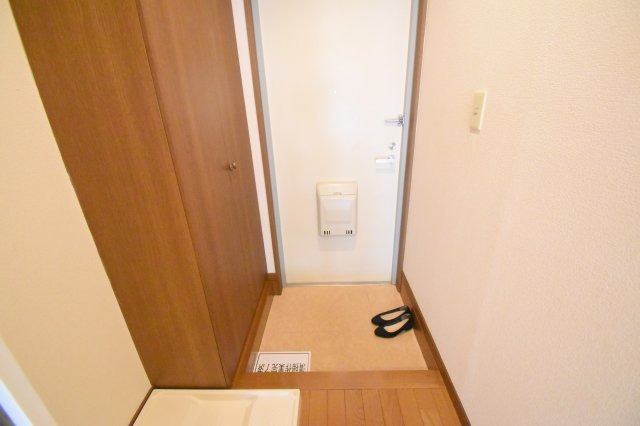玄関　同じ間取りの別部屋の写真です