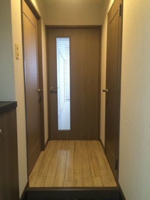玄関　同タイプ別部屋です