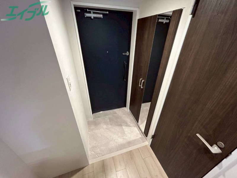玄関　別部屋同型タイプです。