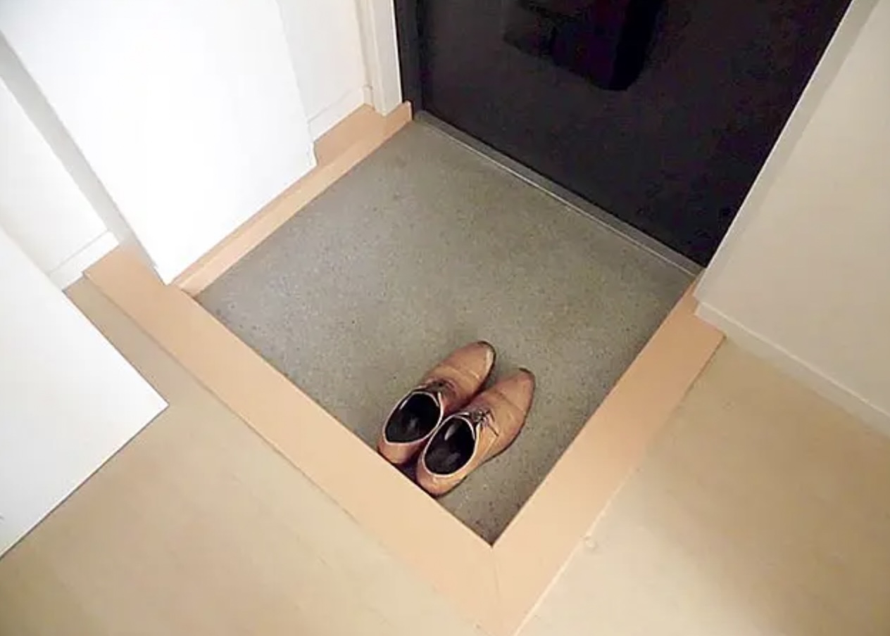 玄関　弊社は都内全域の物件をご紹介可能です！