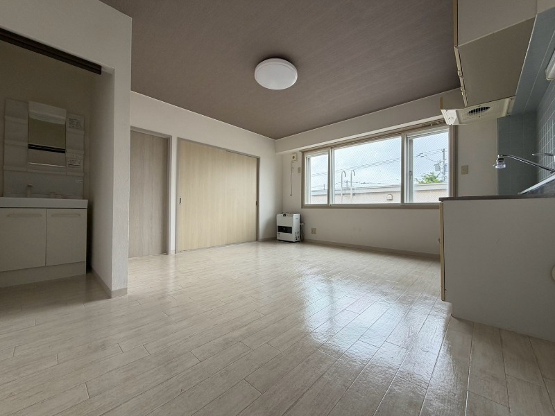 居室・リビング　広くてキレイなお部屋が広がっていて、充実した生活が送れそう。