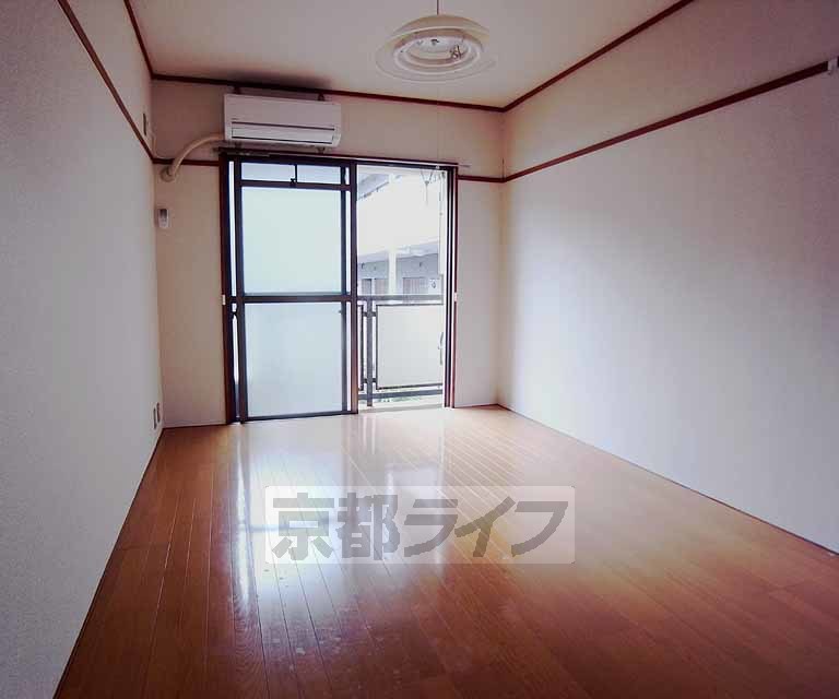 居室・リビング　自由に使える独立部屋です。