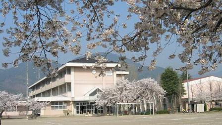 小学校　川西市立　川西小学校（小学校）まで639m