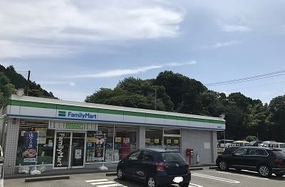 コンビニ　ファミリーマート裾野岩波店（コンビニ）まで1100m