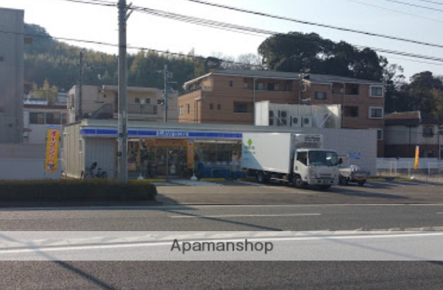 コンビニ　ローソン栄鍛冶ヶ谷一丁目店（コンビニ）まで833m