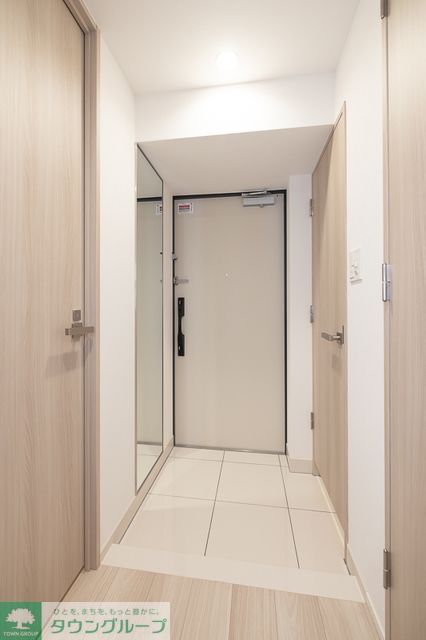 玄関　※写真は同タイプ住戸です。