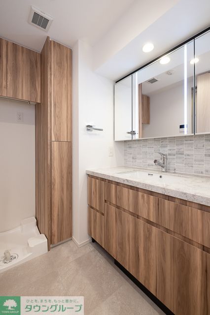 洗面設備　※写真は同タイプ住戸です。
